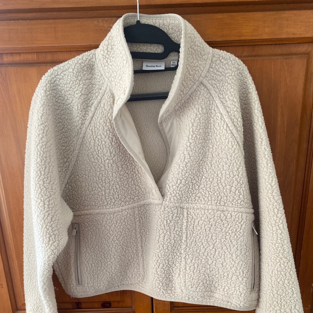Aritzia Sundays Best Fleece XS in Cream